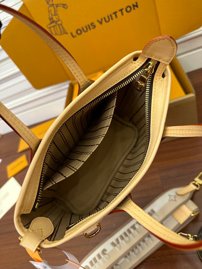 Louis Vuitton Neverfull BB Handbag in Monogram canvas