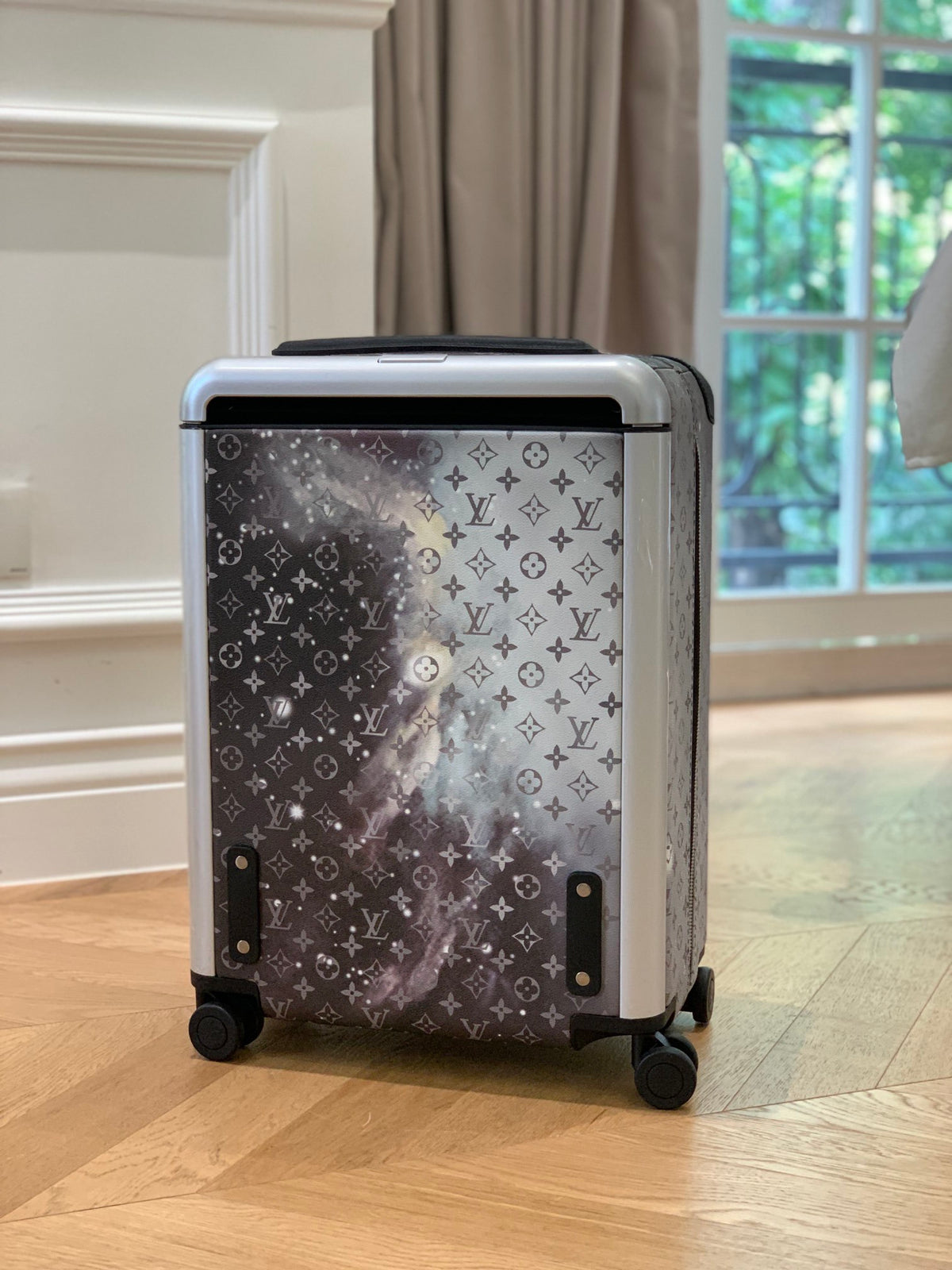 Louis Vuitton Horizon 55 Monogram Galaxy print