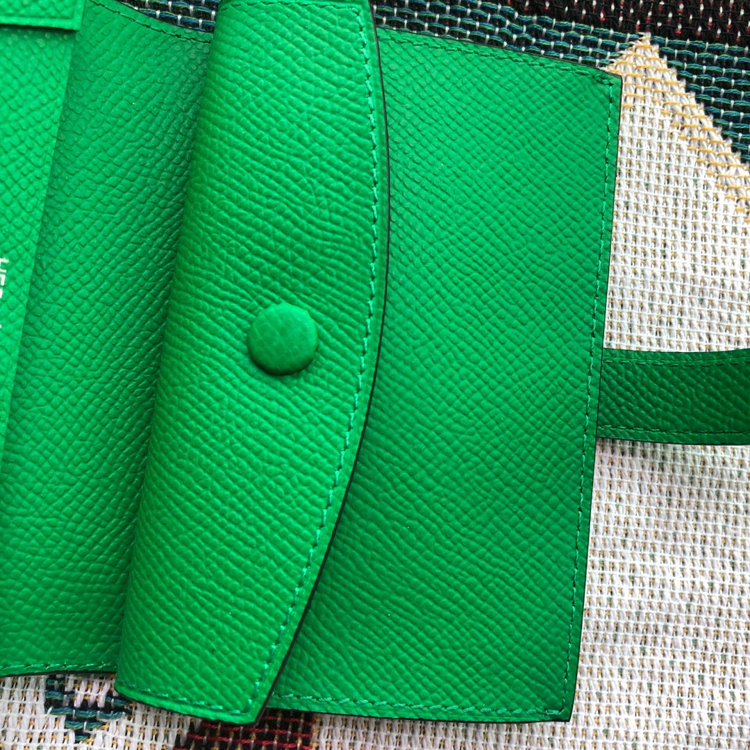 BEARN COMPACT WALLET 12 IN EMERALD GREEN EPSOM LEATHER
