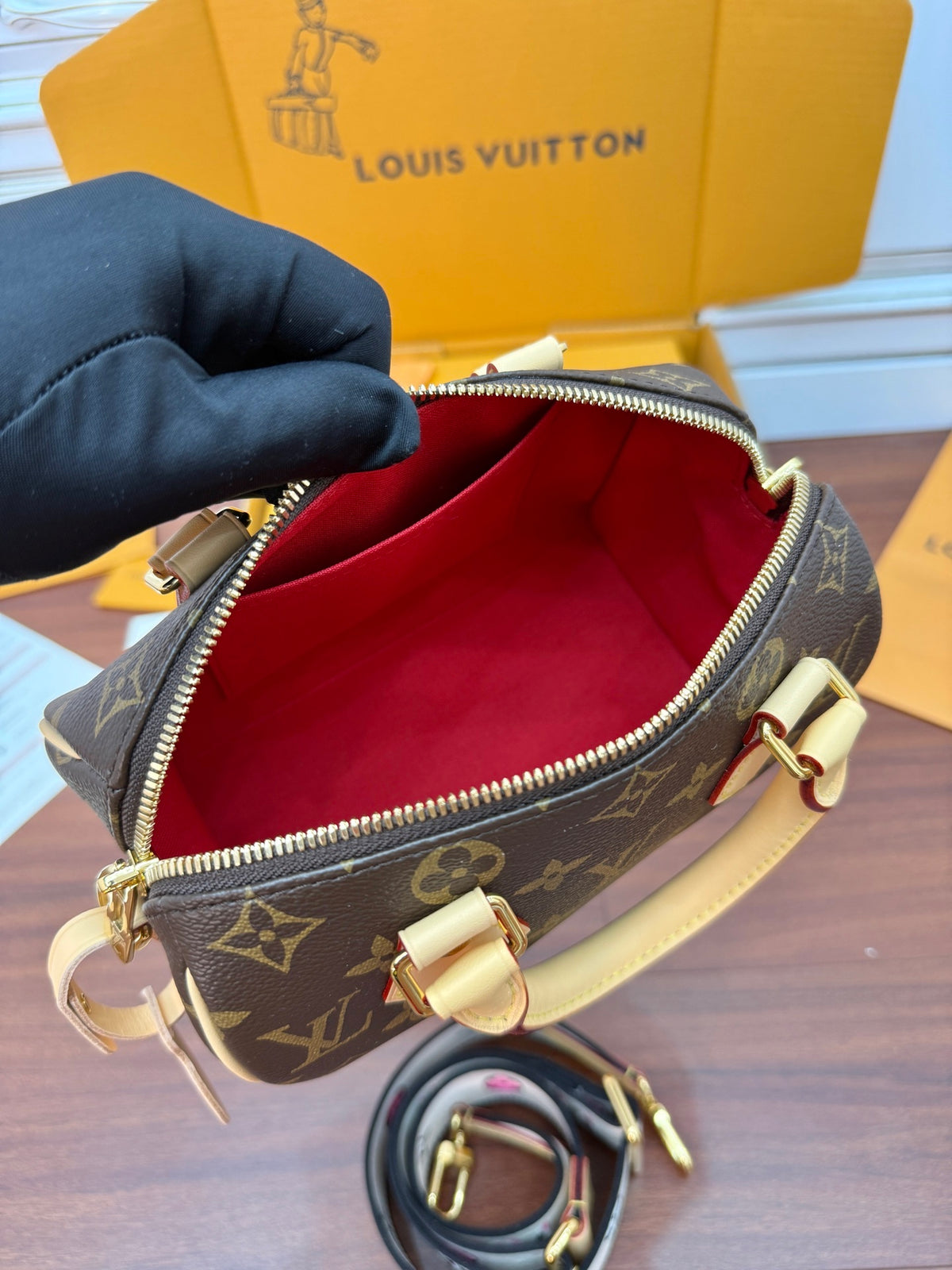 Louis Vuitton Speedy Bandoulière 20 in Monogram