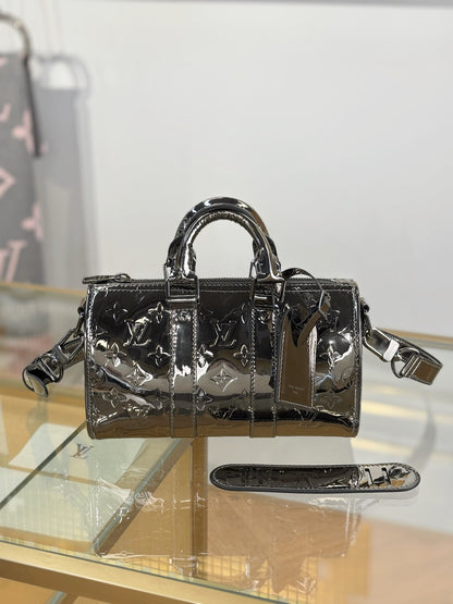Louis Vuitton Keepall Bandoulière 25