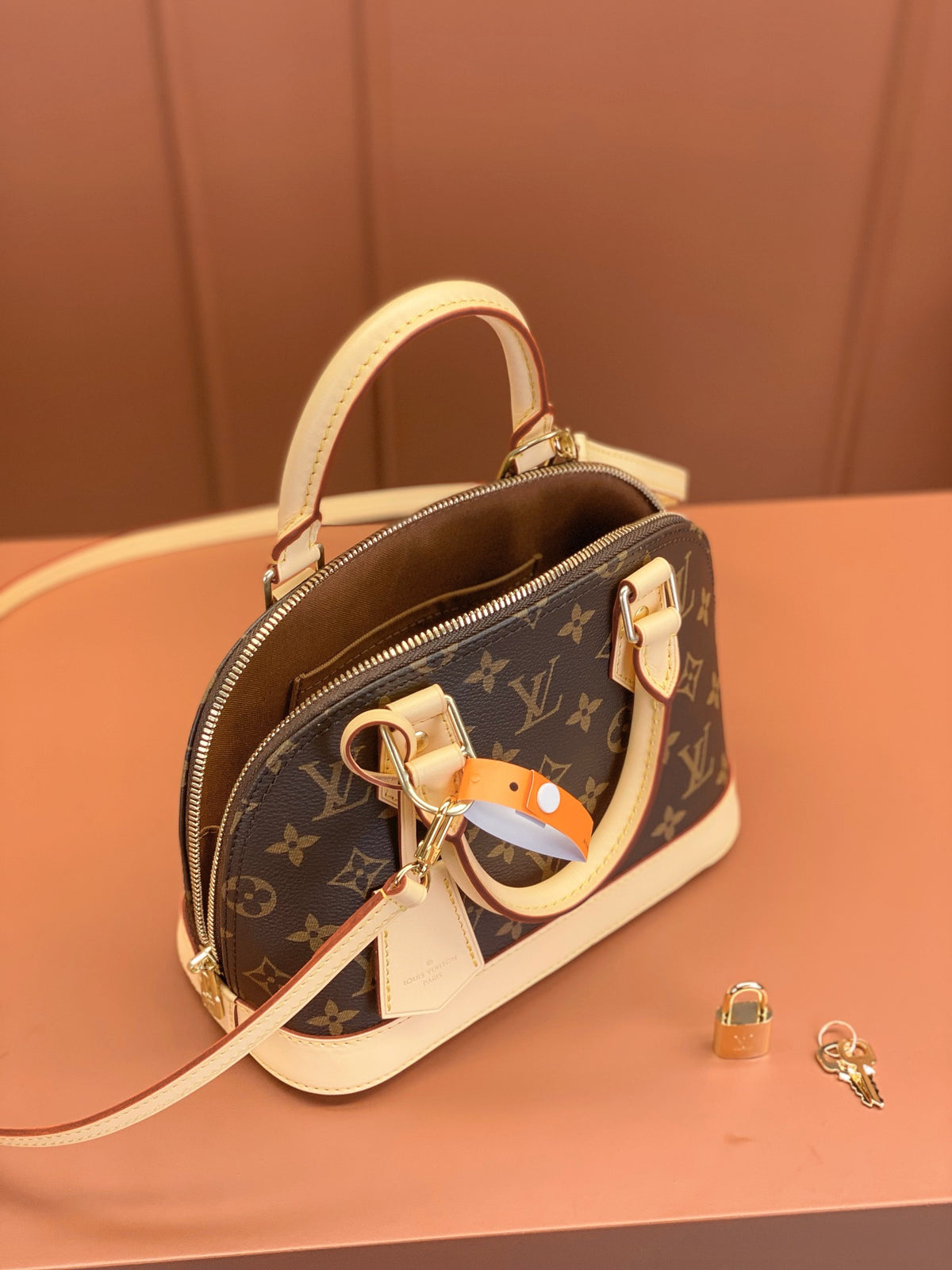Louis Vuitton Monogram Alma BB