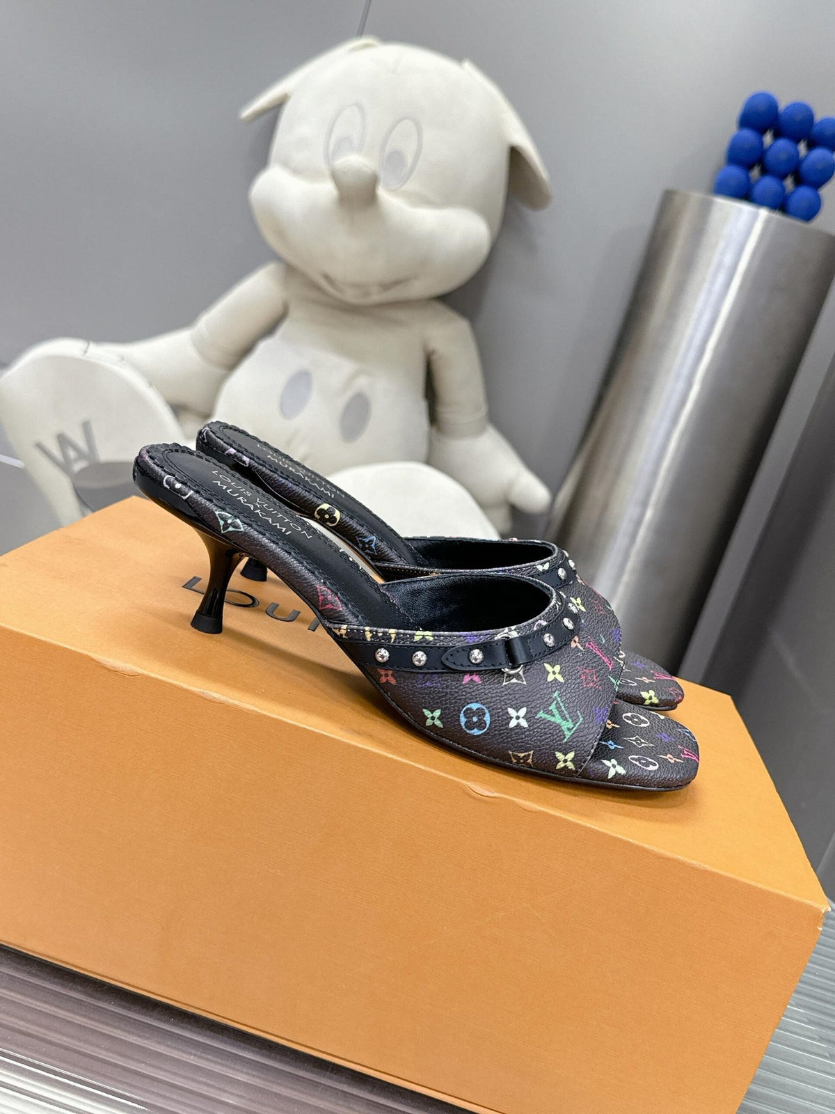 LV Women Black Patterned Leather Mules