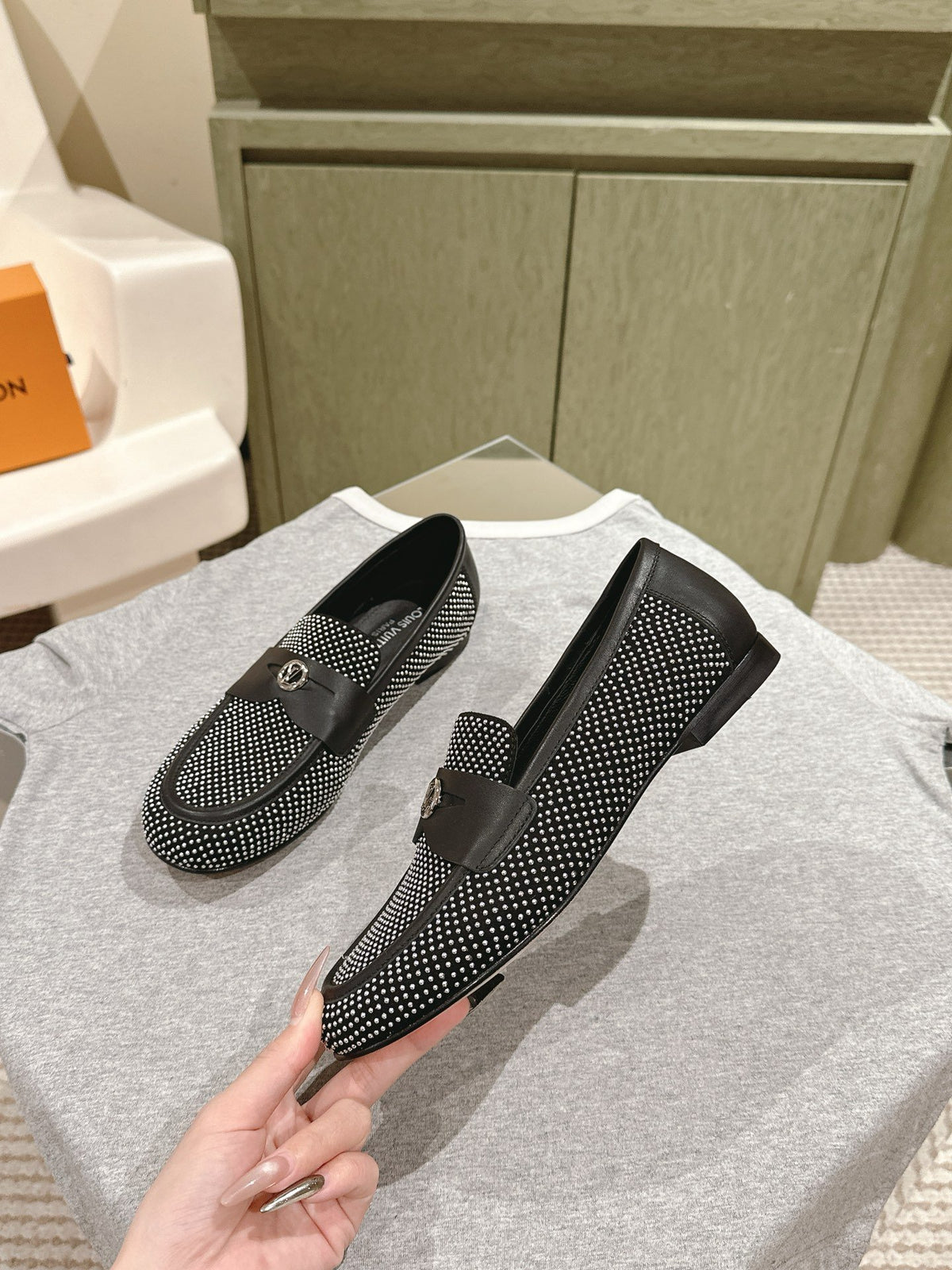 LV Women Black White Canvas Loafers