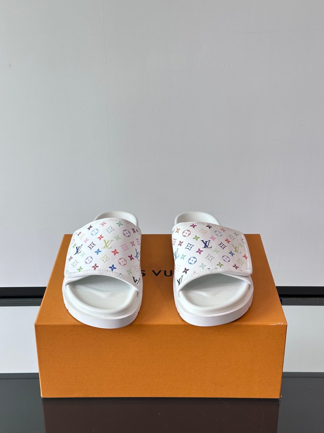 LV Men White Printed Fabric Slides