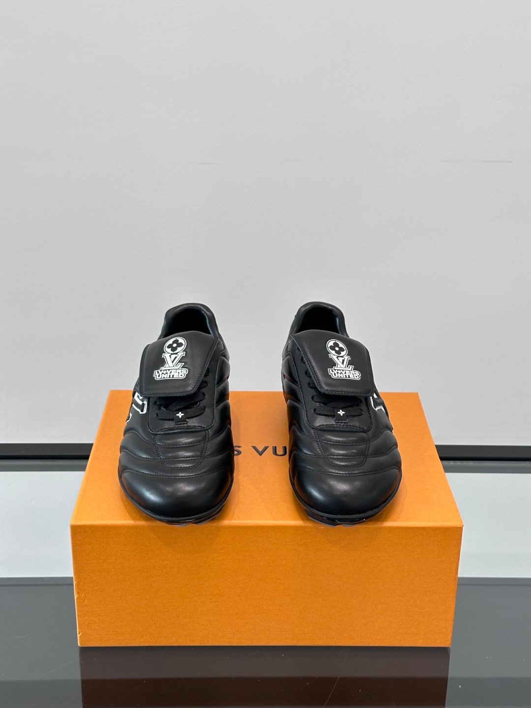 LV Men Black Leather Sneakers
