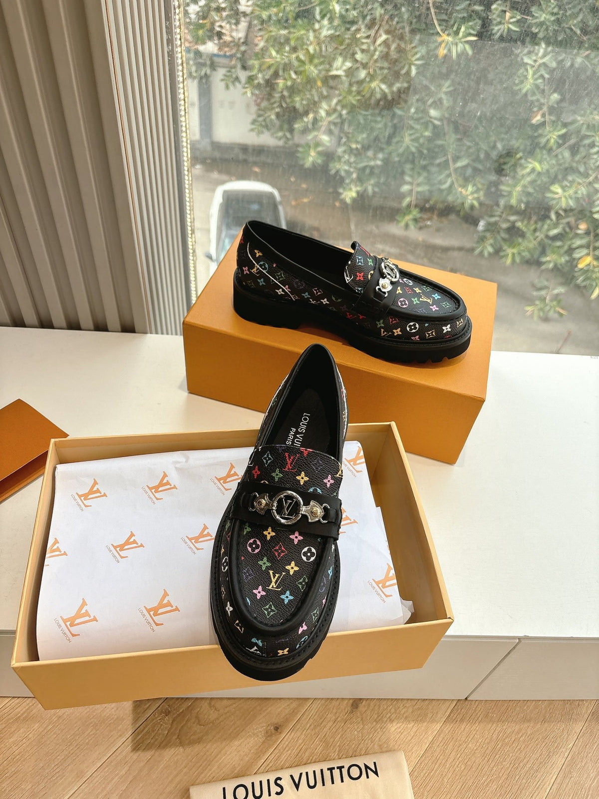 LV Women Black Patterned Leather Loafers