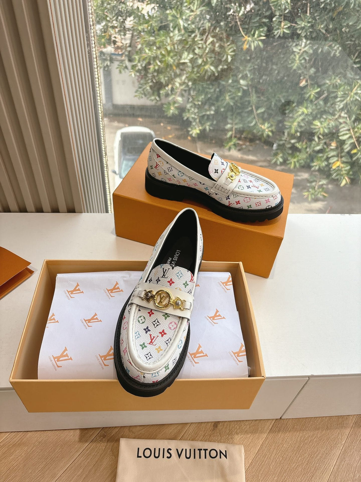 LV Women White Patterned Leather Loafers