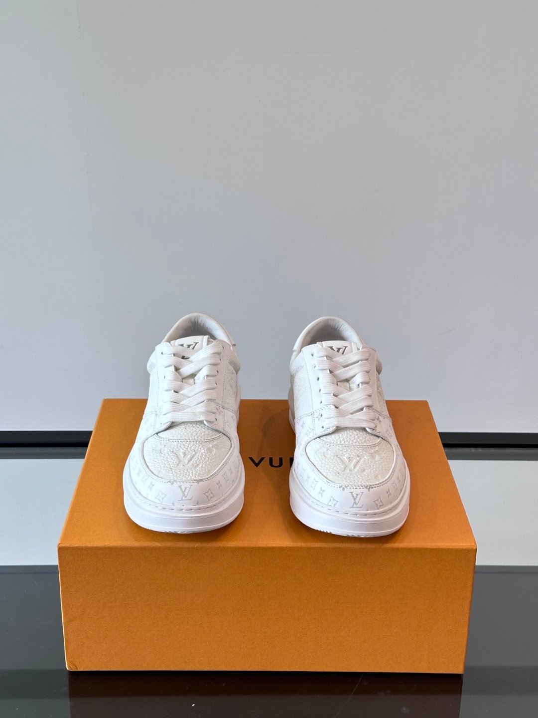 LV Men White Leather Sneakers
