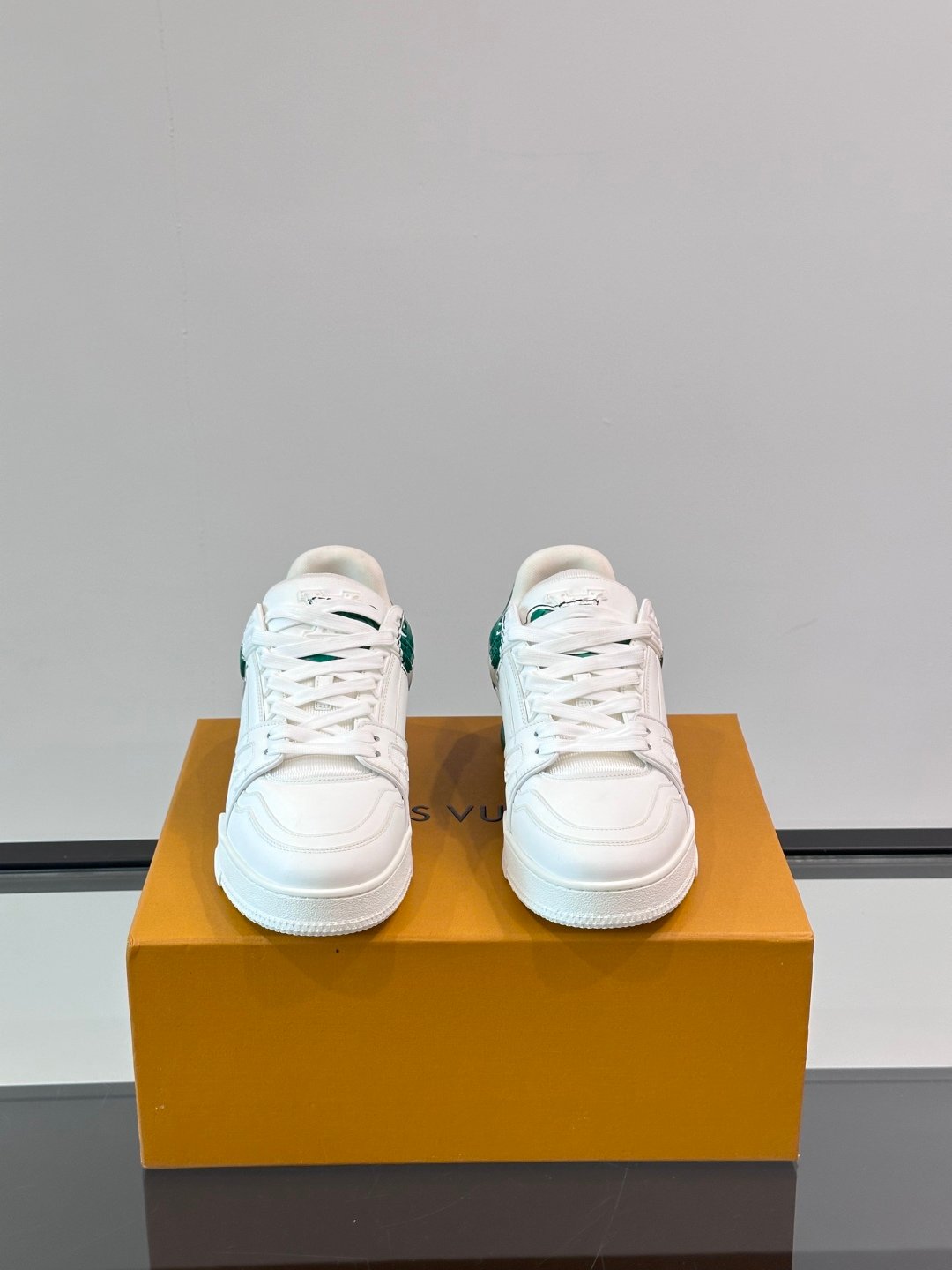 LV Men White Leather Sneakers With Green Graphic