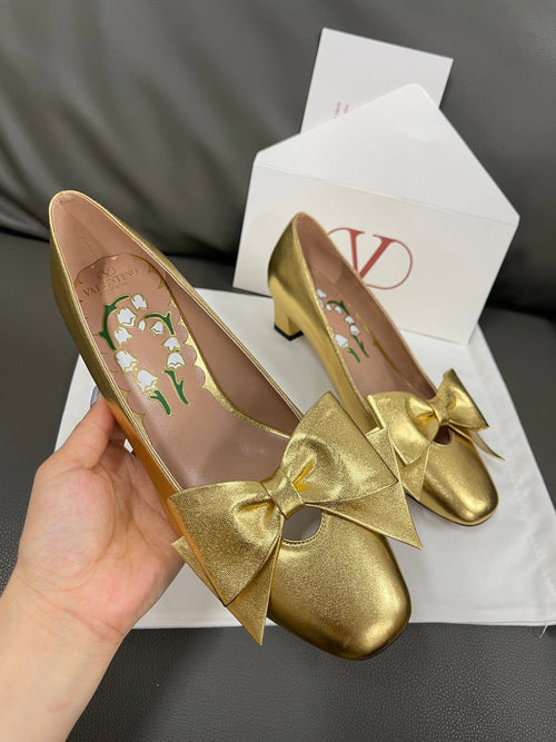 Valentino Women Gold Leather Bow Detail Pumps