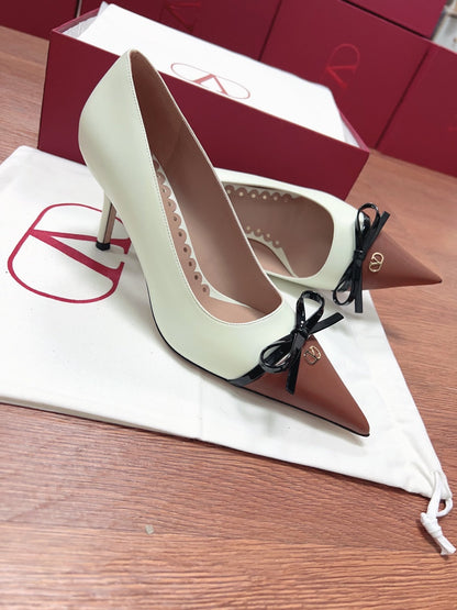 Valentino Women White Leather Brown Bow Detail Pumps