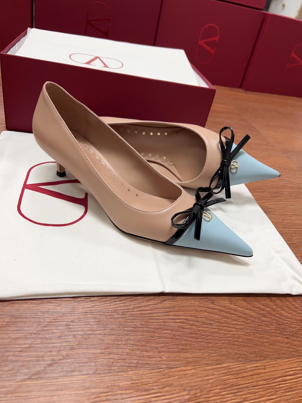 Valentino Women Beige And Light Blue Leather Pumps