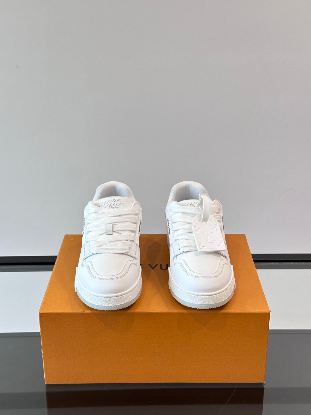 LV Men White Leather Sneakers