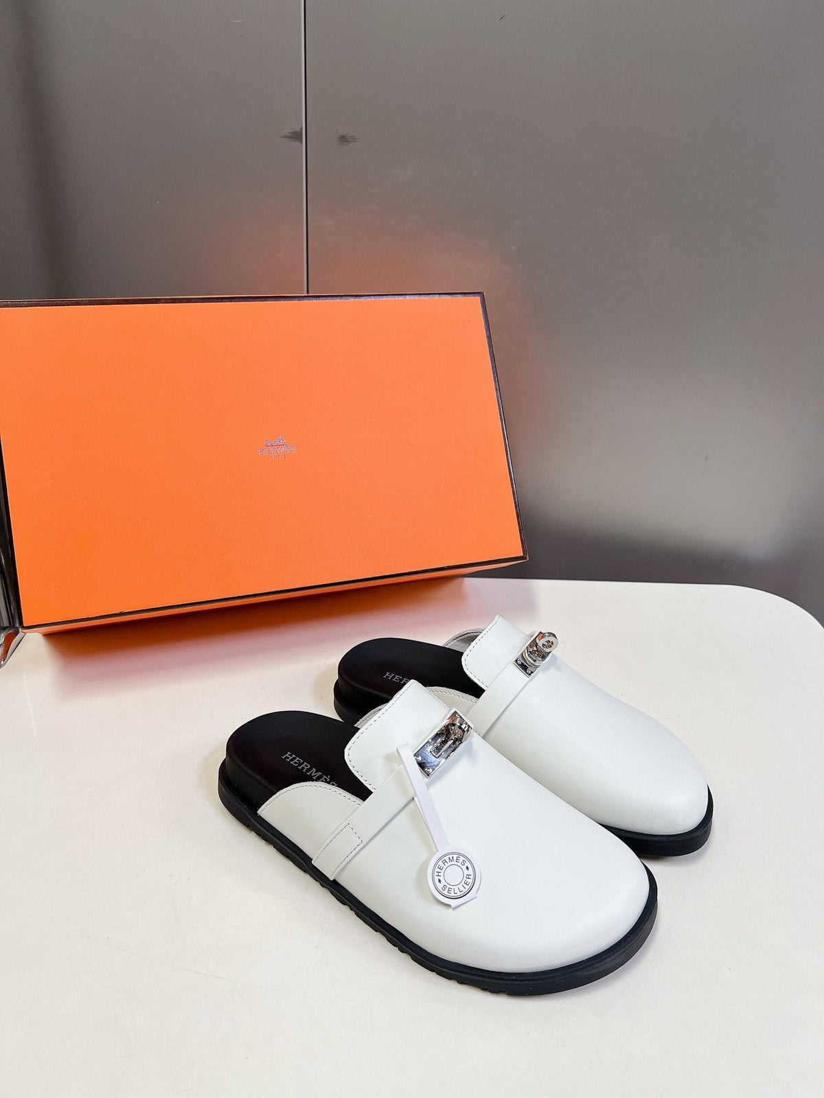 Hermes Women White Leather Mules