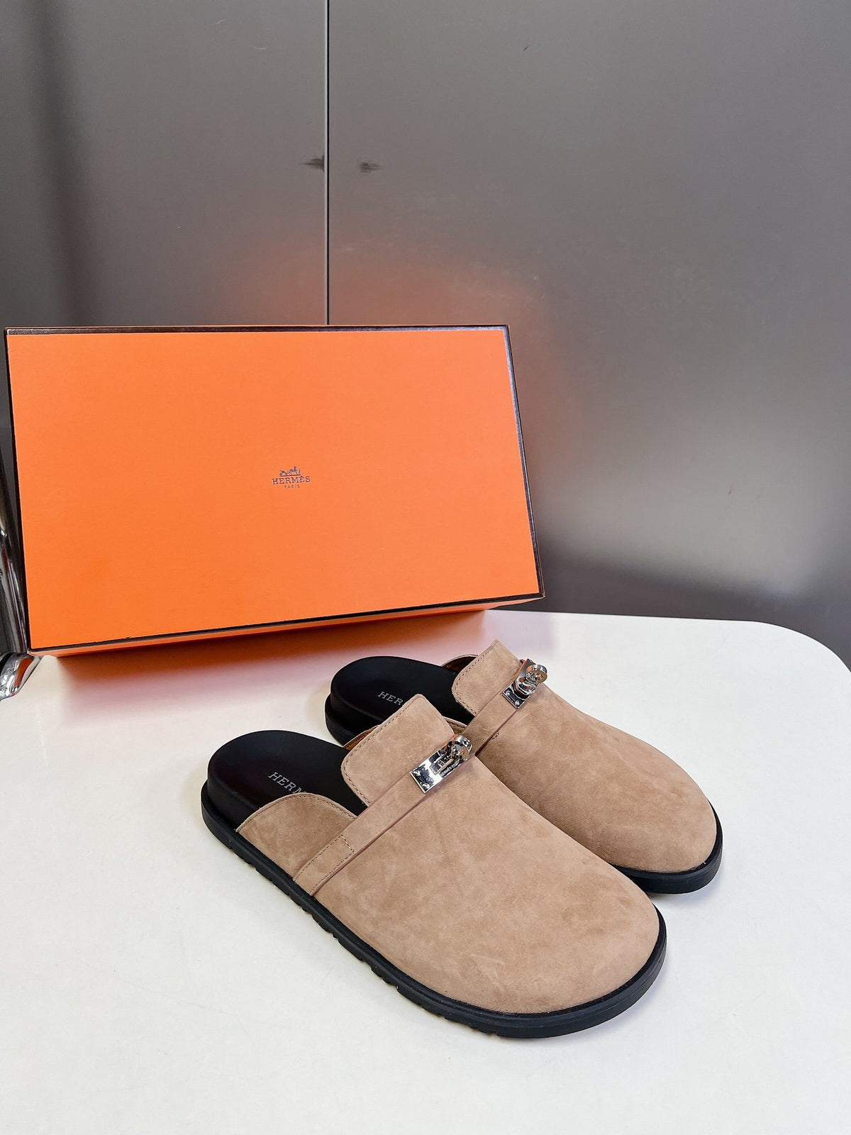 Hermes Women Beige Suede Leather Slippers