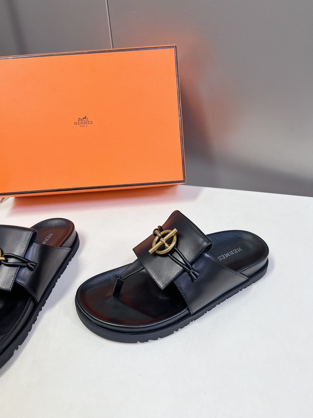 Hermes Women Black Leather Sandals