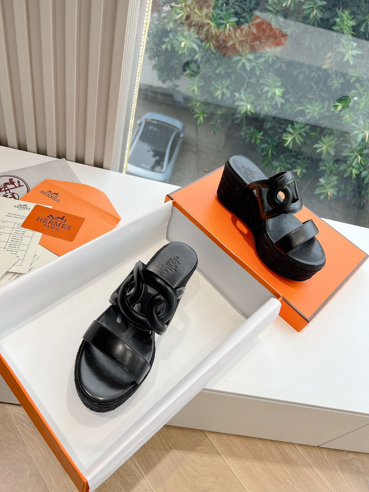 Hermes Women Black Leather Slip-On Sandals