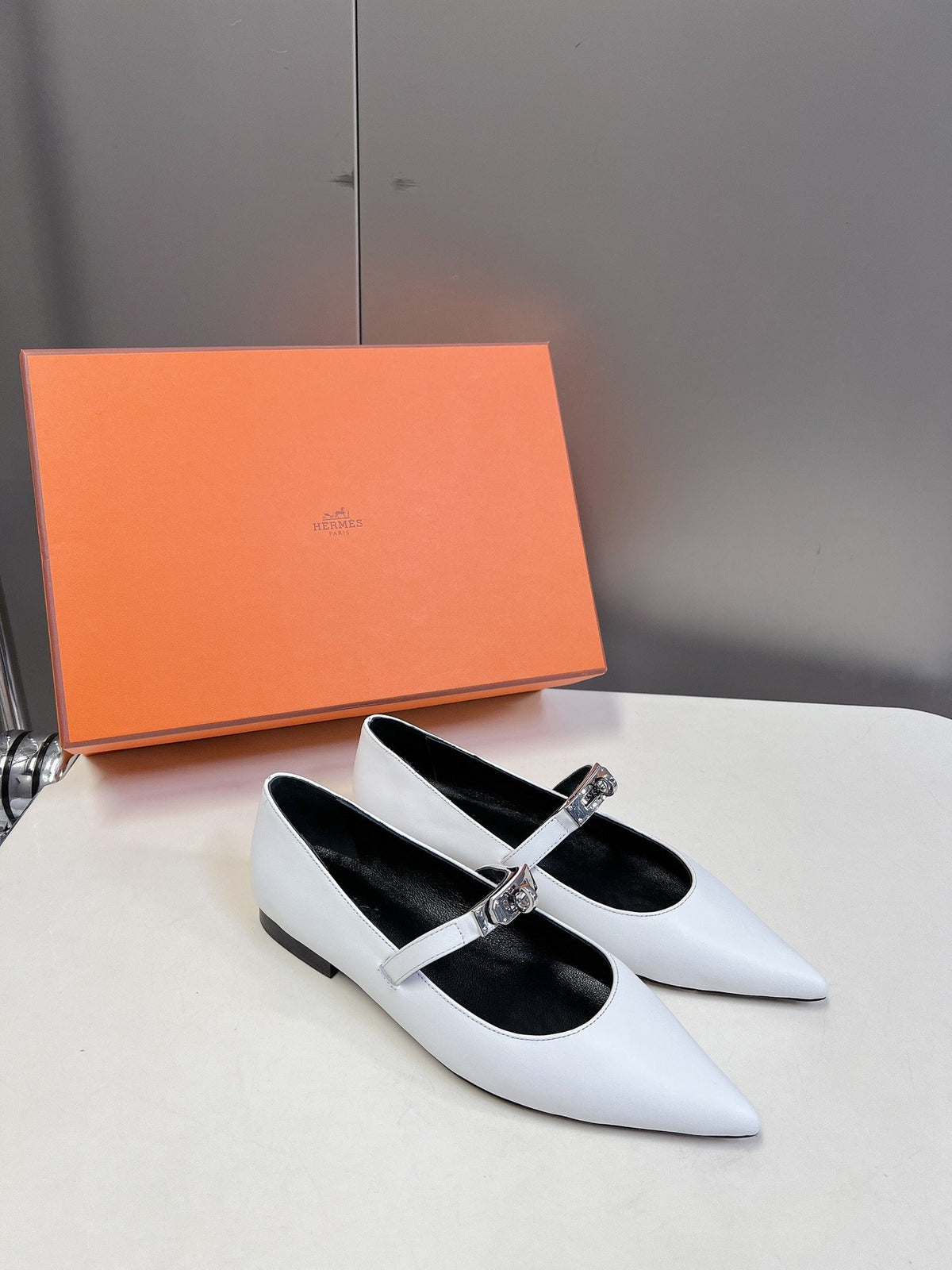 Hermes Women White Leather Pointed Mary Jane Flats
