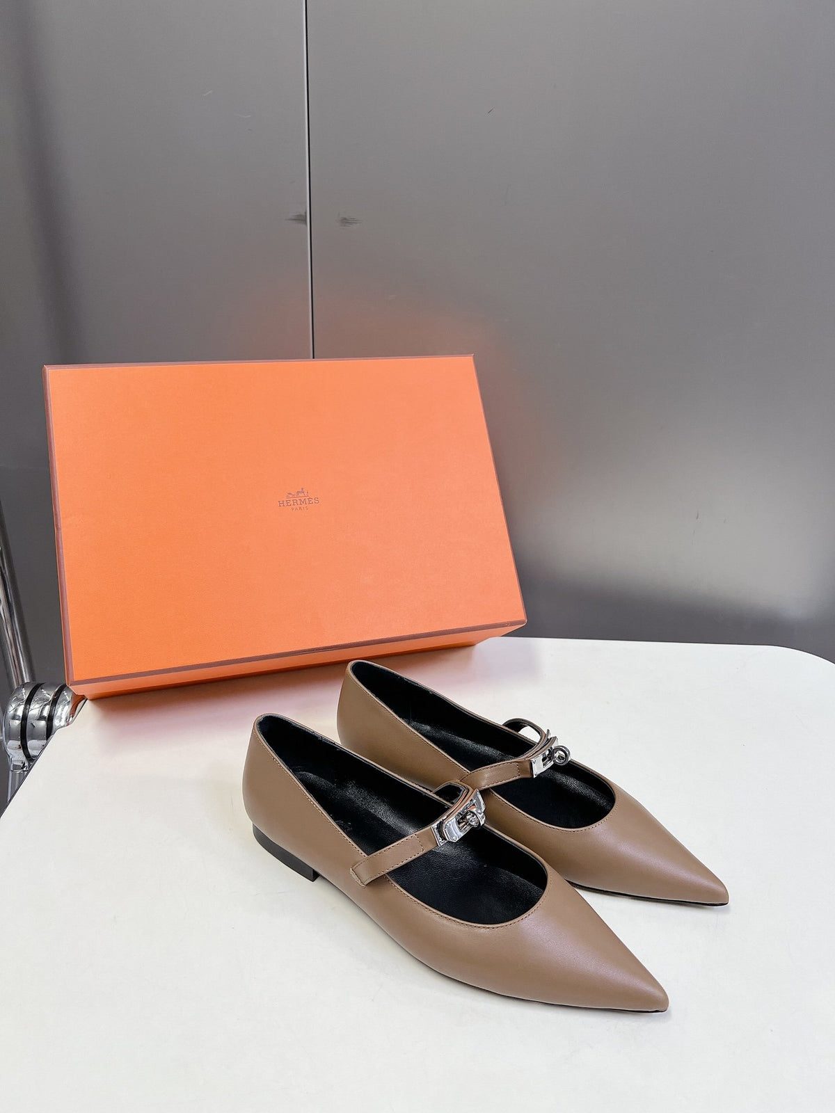 Hermes Women Beige Leather Pointed Strap Flats