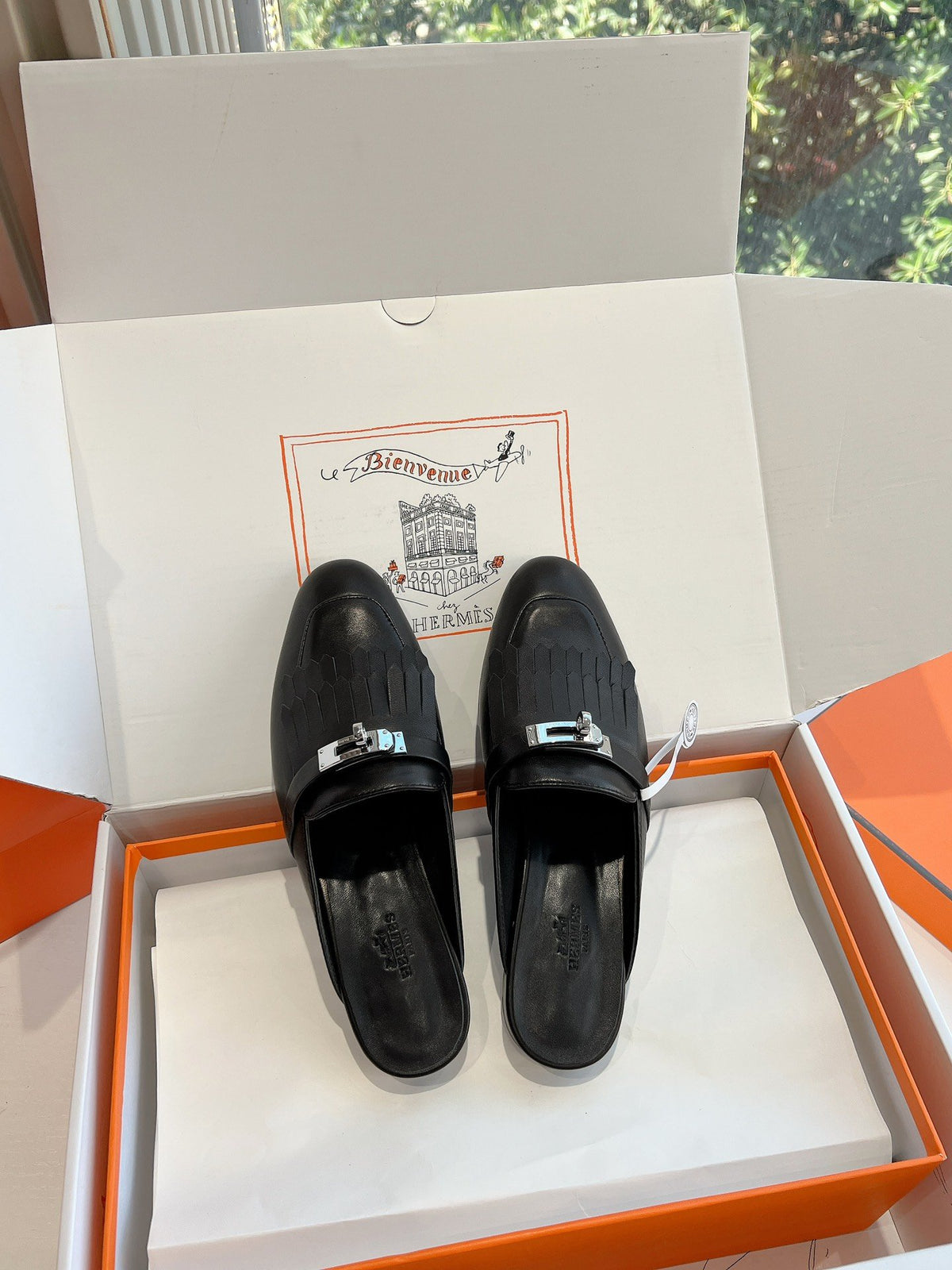 Hermes Women Black Leather Mules