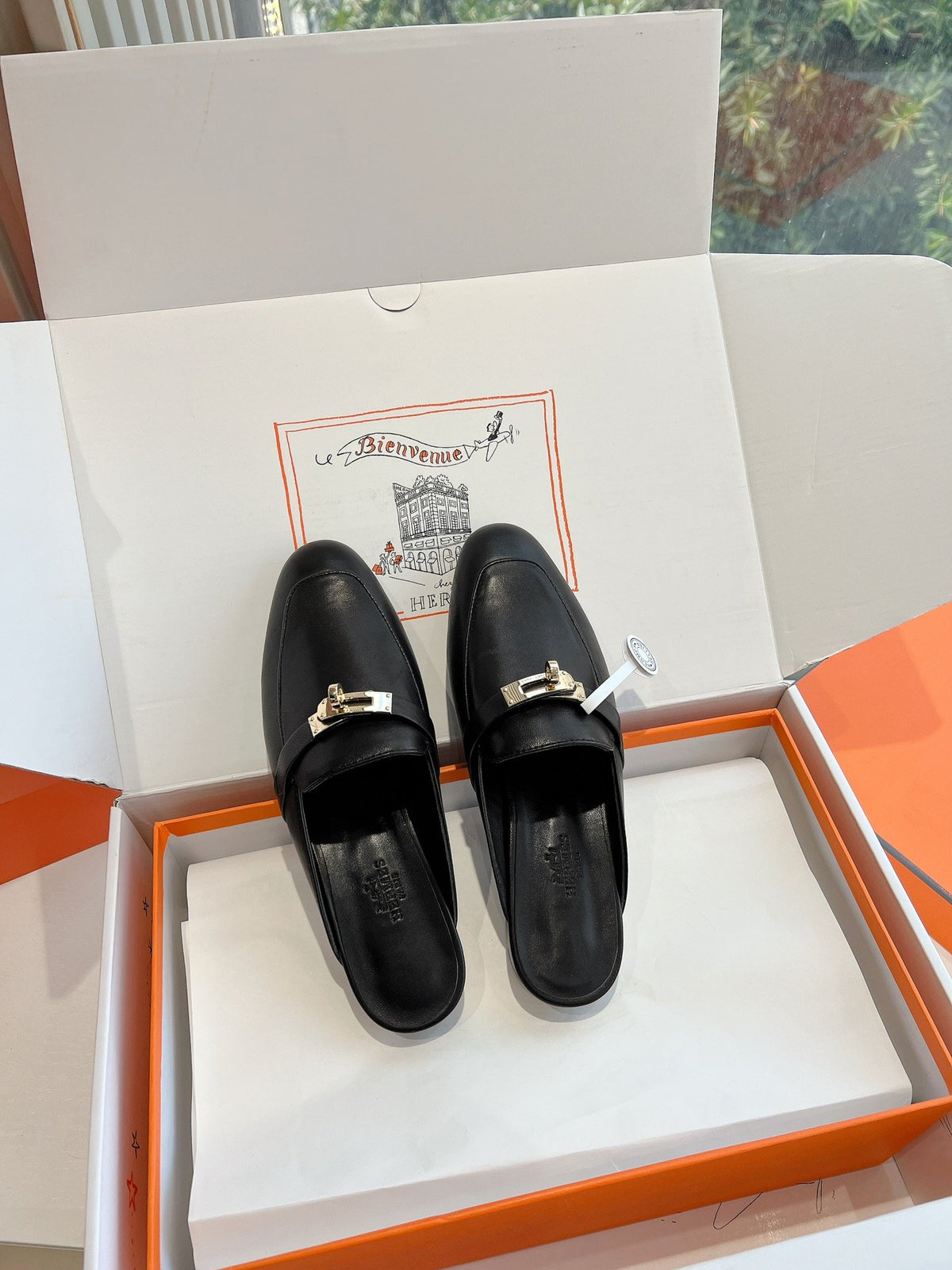 Hermes Women Black Leather Mules