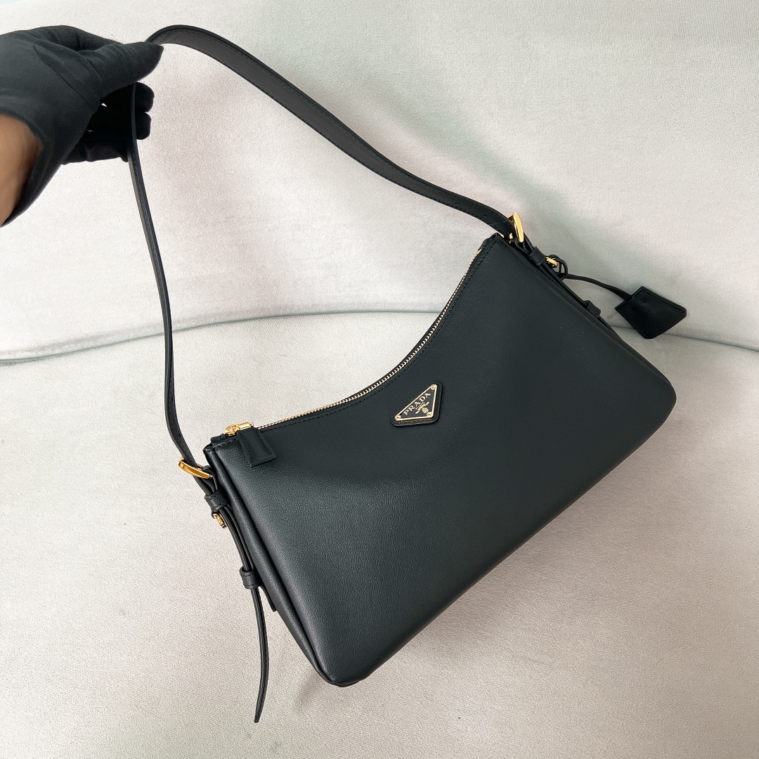 Prada Medium Aimée Shoulder Bag | Black