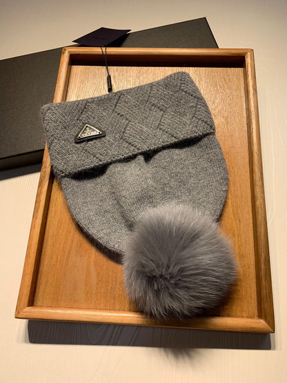 BEANIE HAT IN DOVE GRAY WOOL AND RABBIT FUR 361434