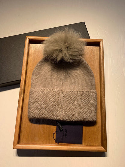 BEANIE HAT IN CAMEL BROWN WOOL AND RABBIT FUR 361437
