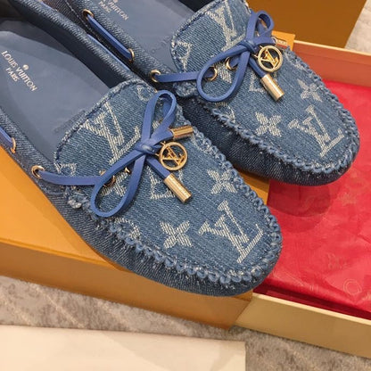 LV WOMEN'S DRIVER MOCCASIN IN BLUE MONOGRAM DENIM