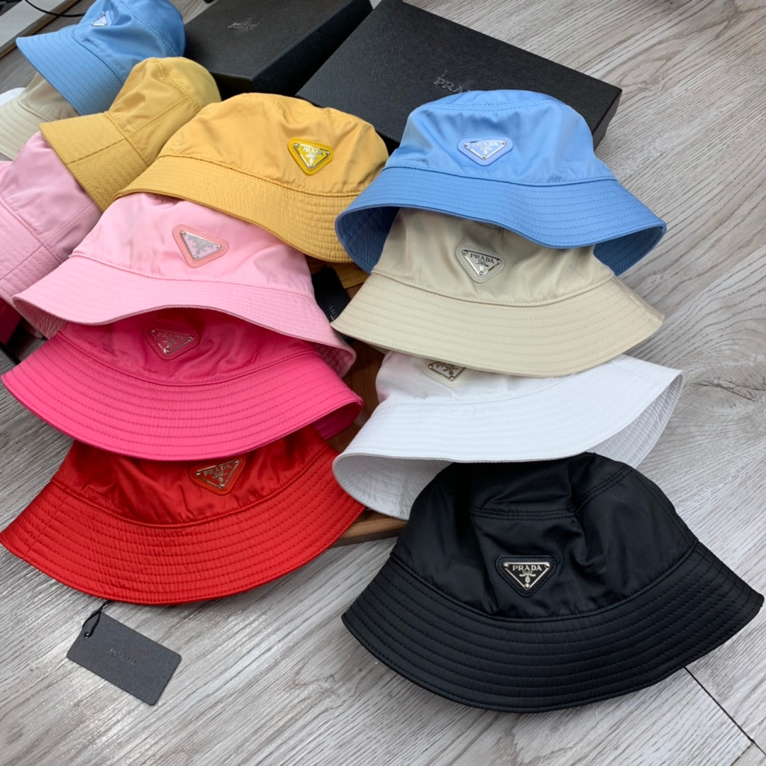 BUCKET HAT IN GOLDEN YELLOW RE-NYLON 234109