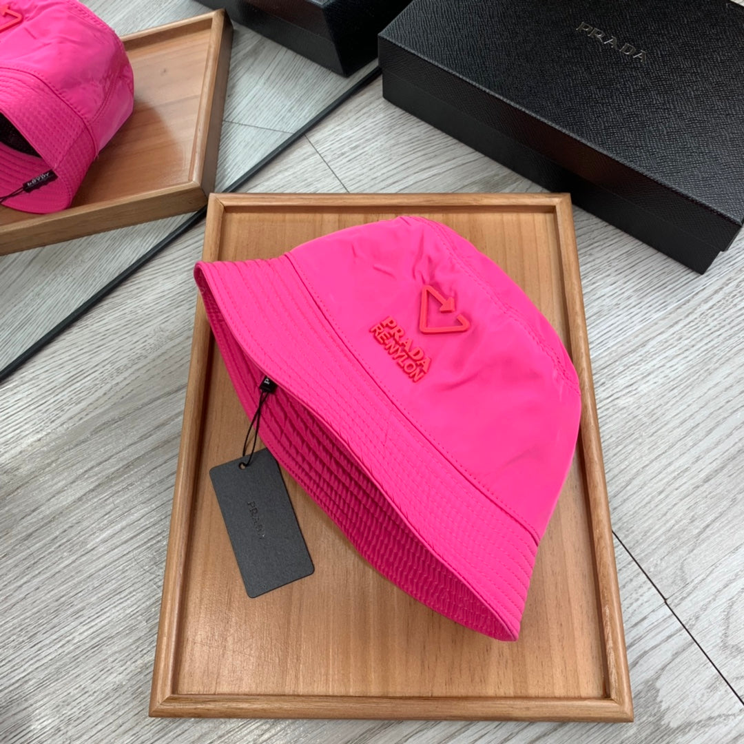 BUCKET HAT IN BRIGHT PINK RE-NYLON 234102