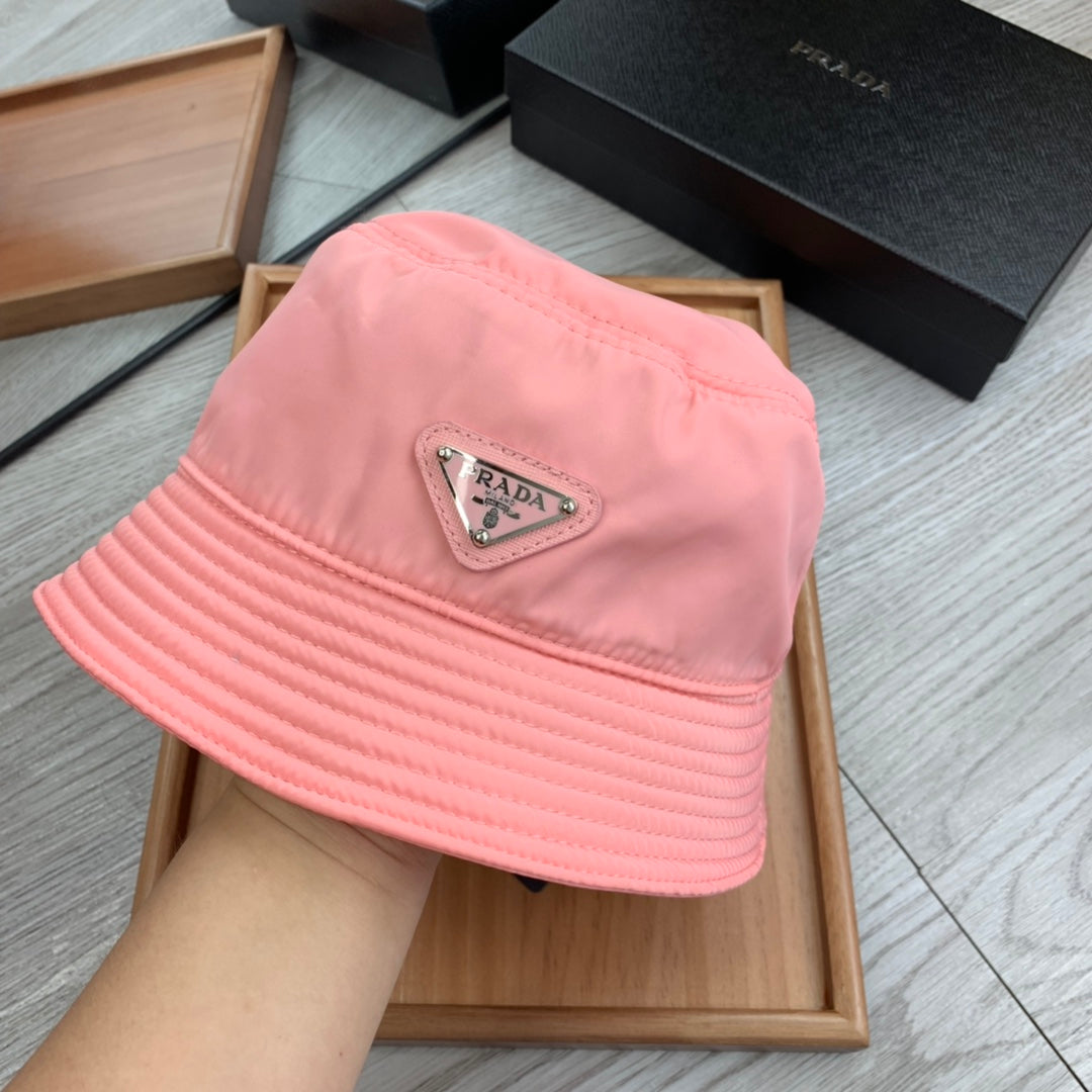 BUCKET HAT IN ROUGE PINK RE-NYLON 234103