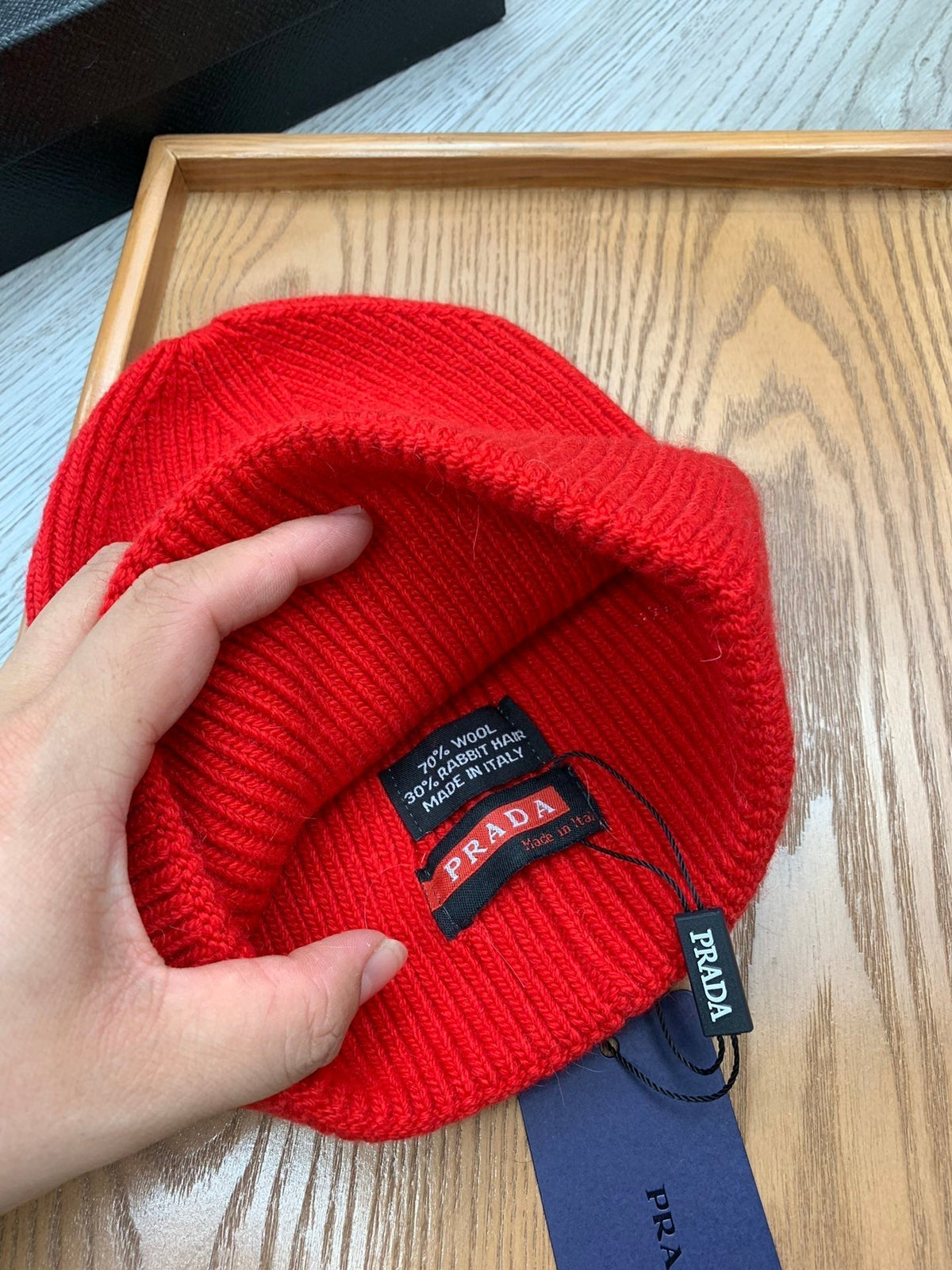BEANIE HAT IN CHERRY RED WOOL 431358