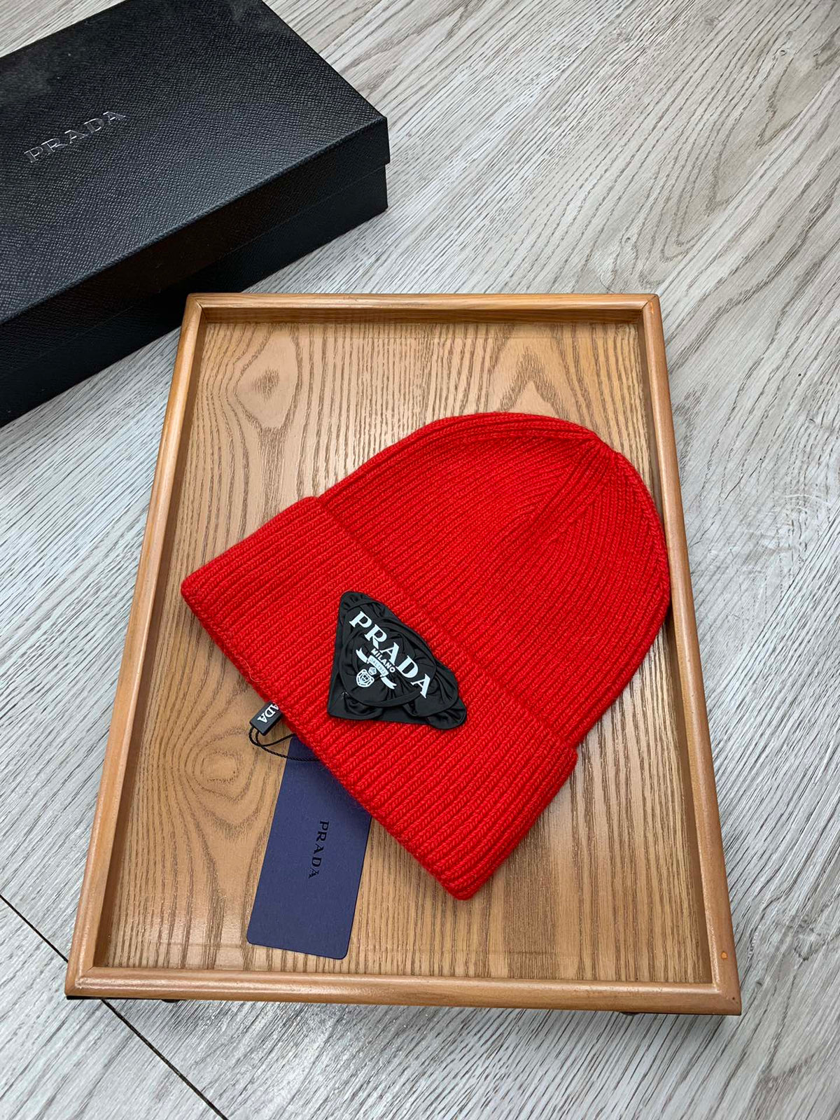 BEANIE HAT IN CHERRY RED WOOL 431358