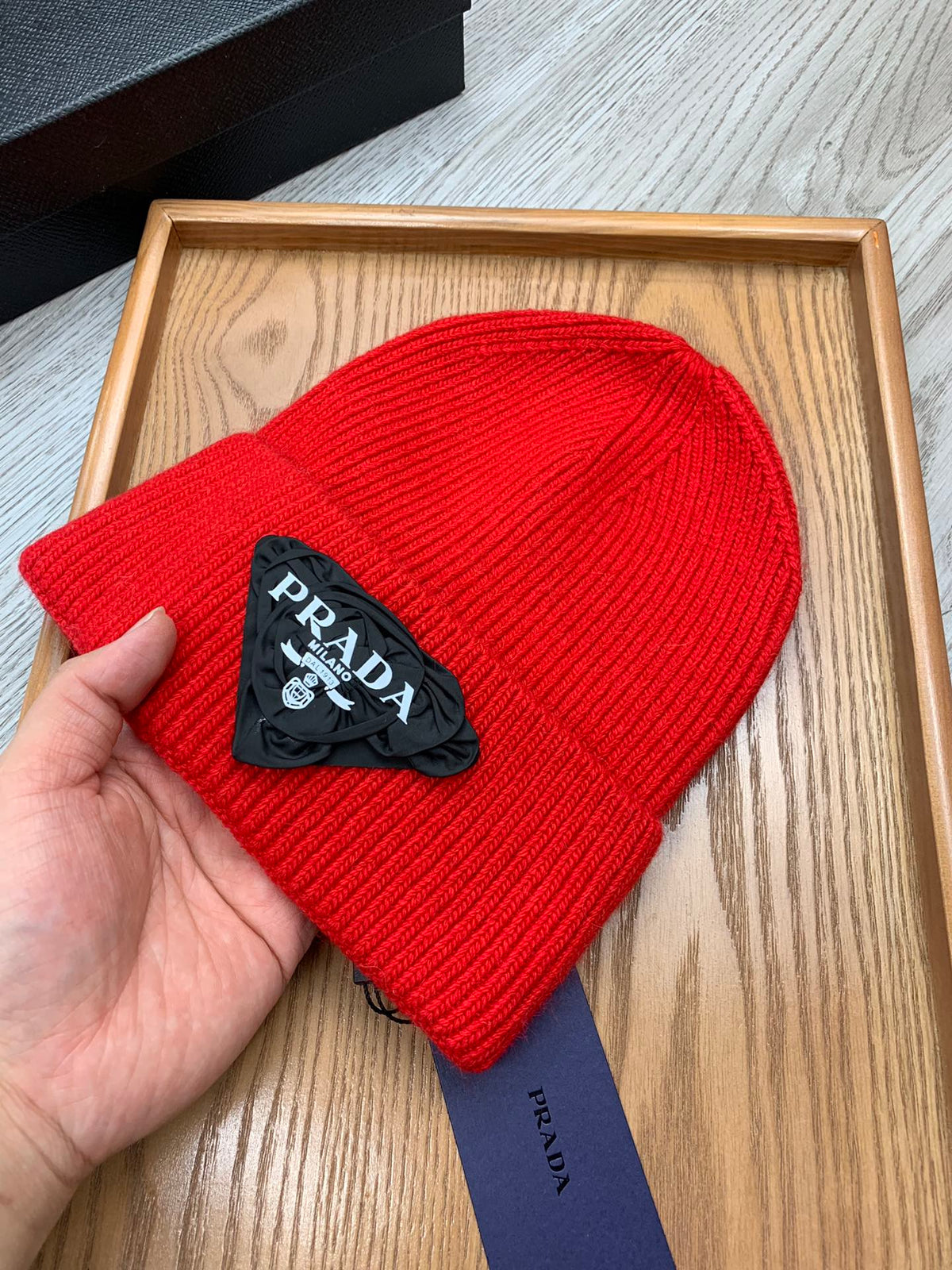 BEANIE HAT IN CHERRY RED WOOL 431358