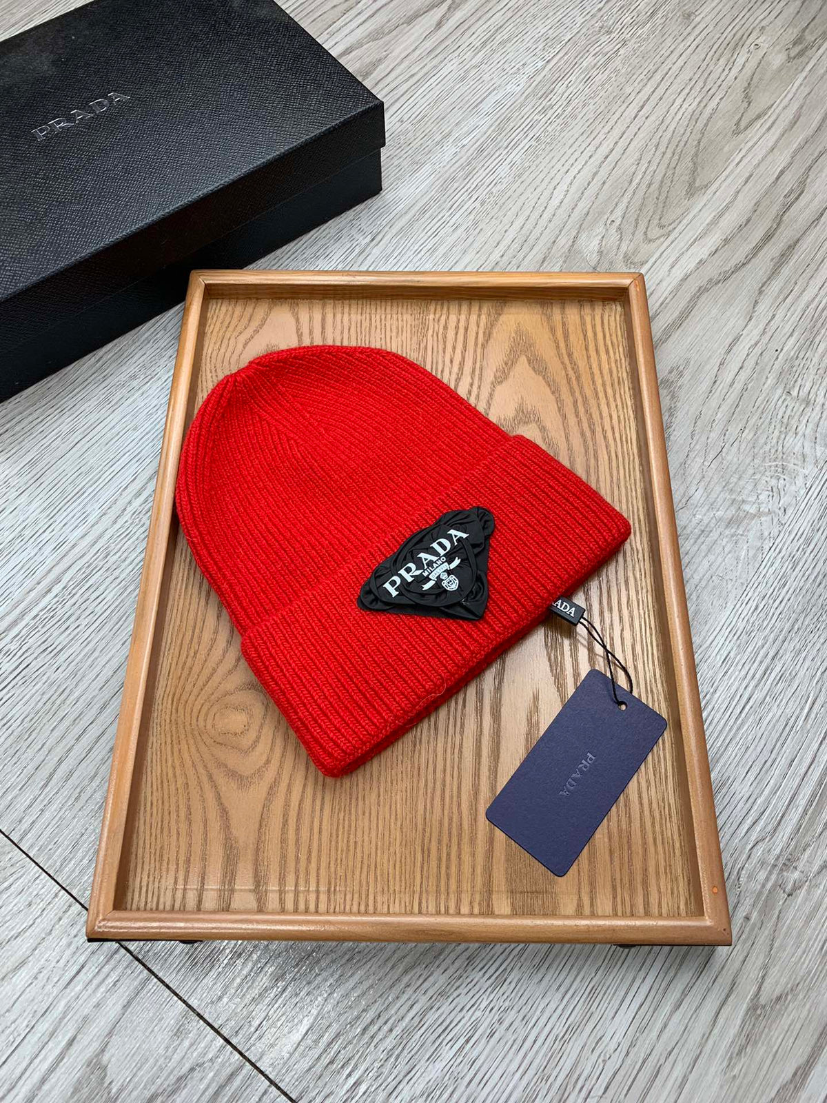 BEANIE HAT IN CHERRY RED WOOL 431358
