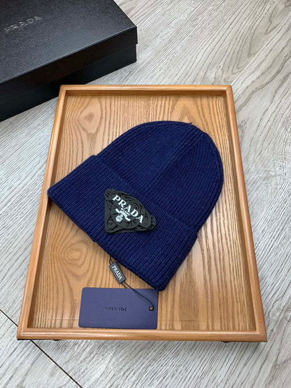 BEANIE HAT IN NAVY BLUE WOOL 431359