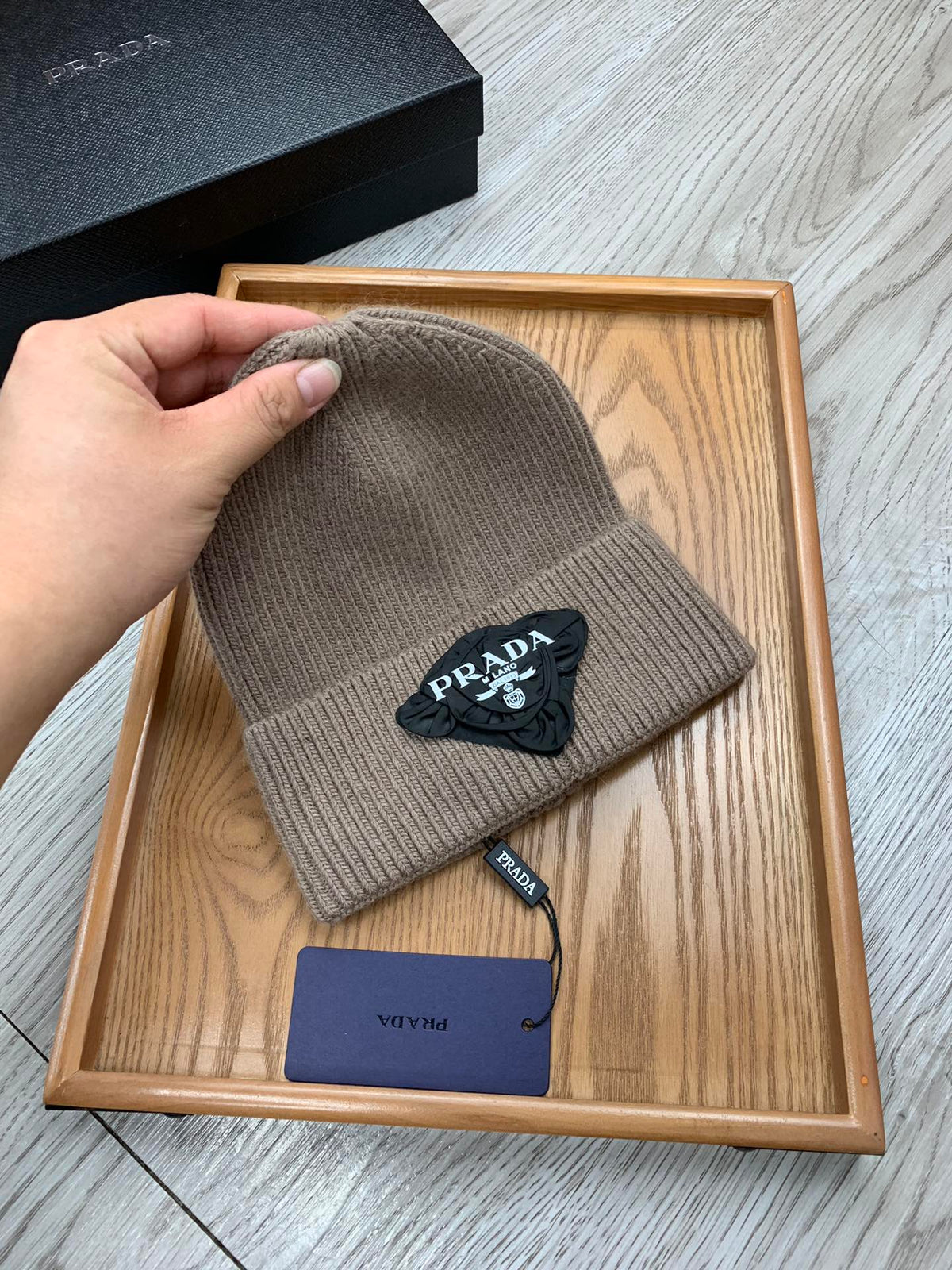 BEANIE HAT IN MEDIUM BROWN WOOL 431354