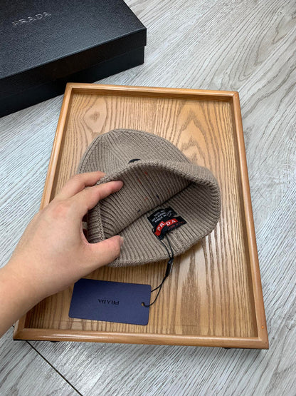 BEANIE HAT IN MEDIUM BROWN WOOL 431354