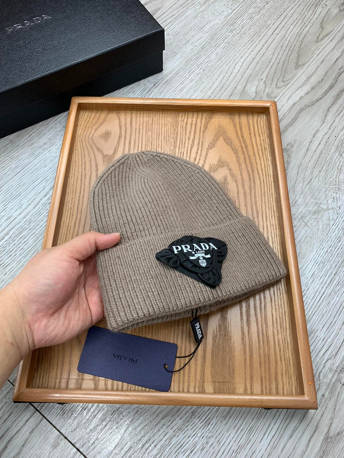 BEANIE HAT IN MEDIUM BROWN WOOL 431354