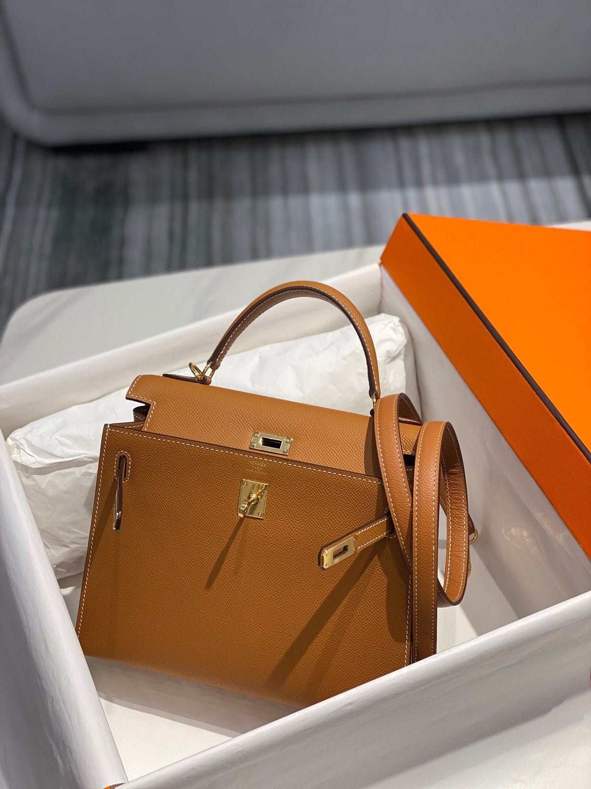 HN 28CM IN GOLD EPSOM GOLD HARDWARE