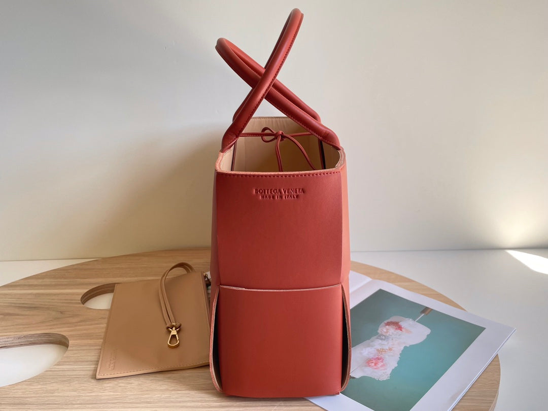 ARCO TOTE 36 IN RED ORANGE CALFSKIN