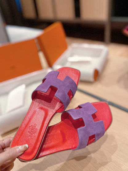 0RAN SANDALS IN VIOLET PURPLE SUEDE AND CHERRY RED CALFSKIN