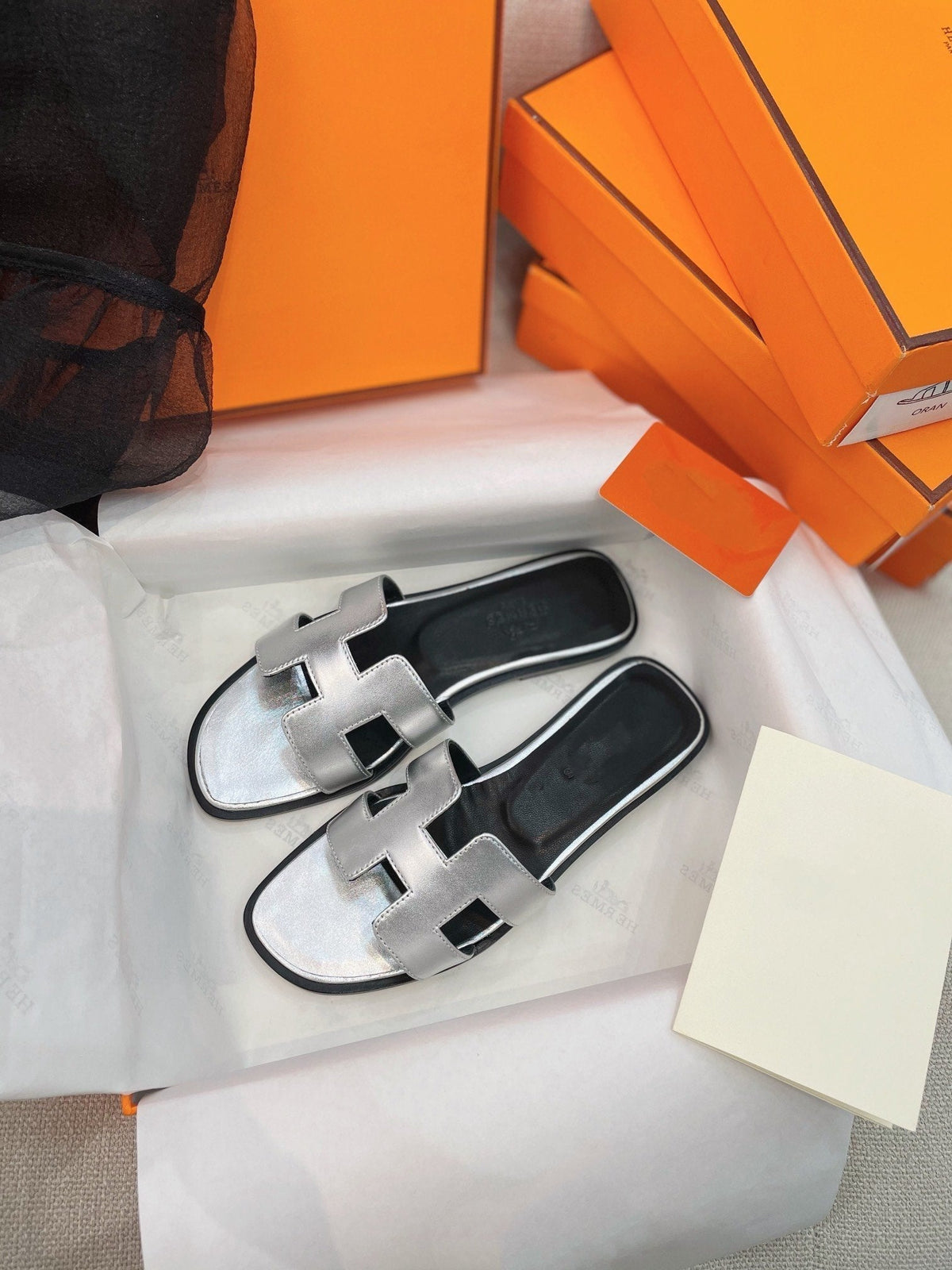 0ran Sandal Silver Leather
