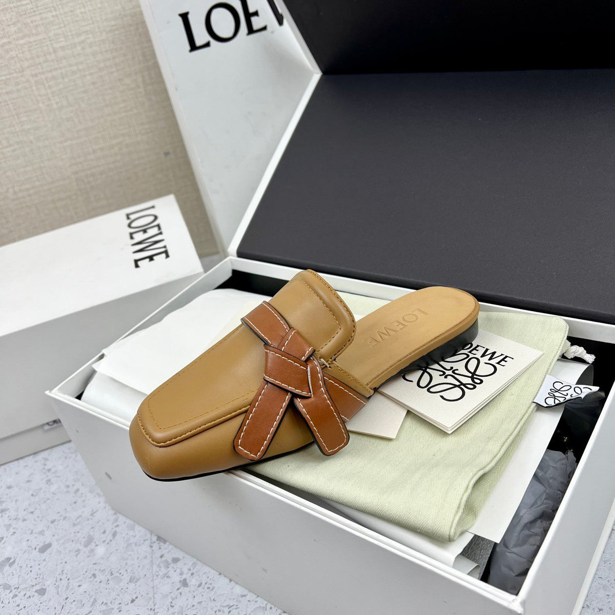 LW GATE BROWN BELTED MULE CAMEL CALFSKIN