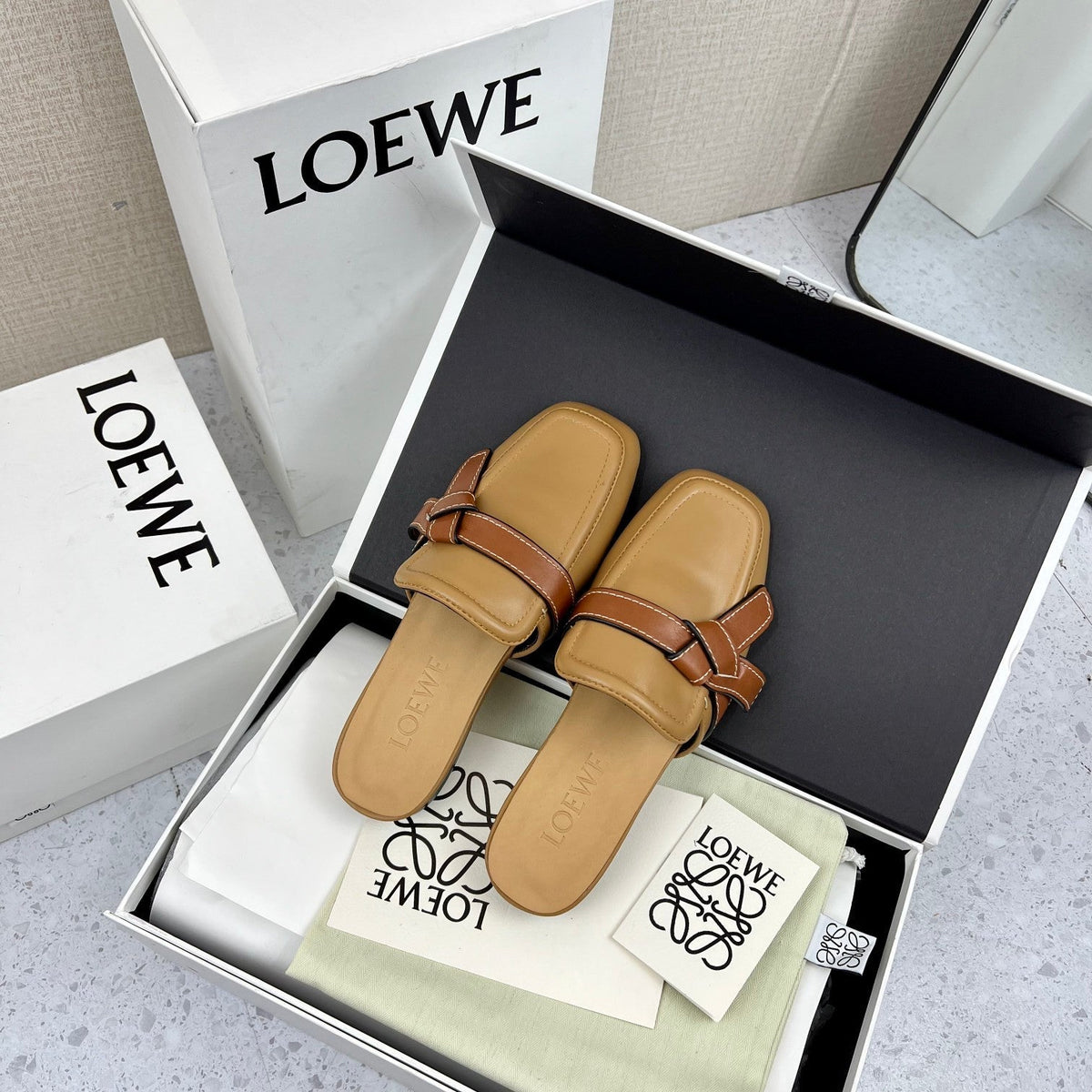 LW GATE BROWN BELTED MULE CAMEL CALFSKIN