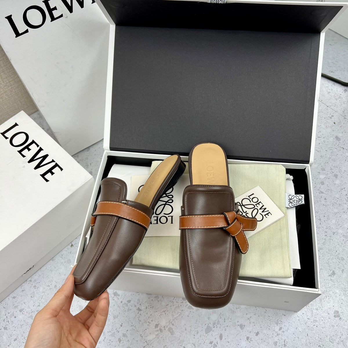 LW GATE BROWN BELTED MULE CHOCOLATE CALFSKIN