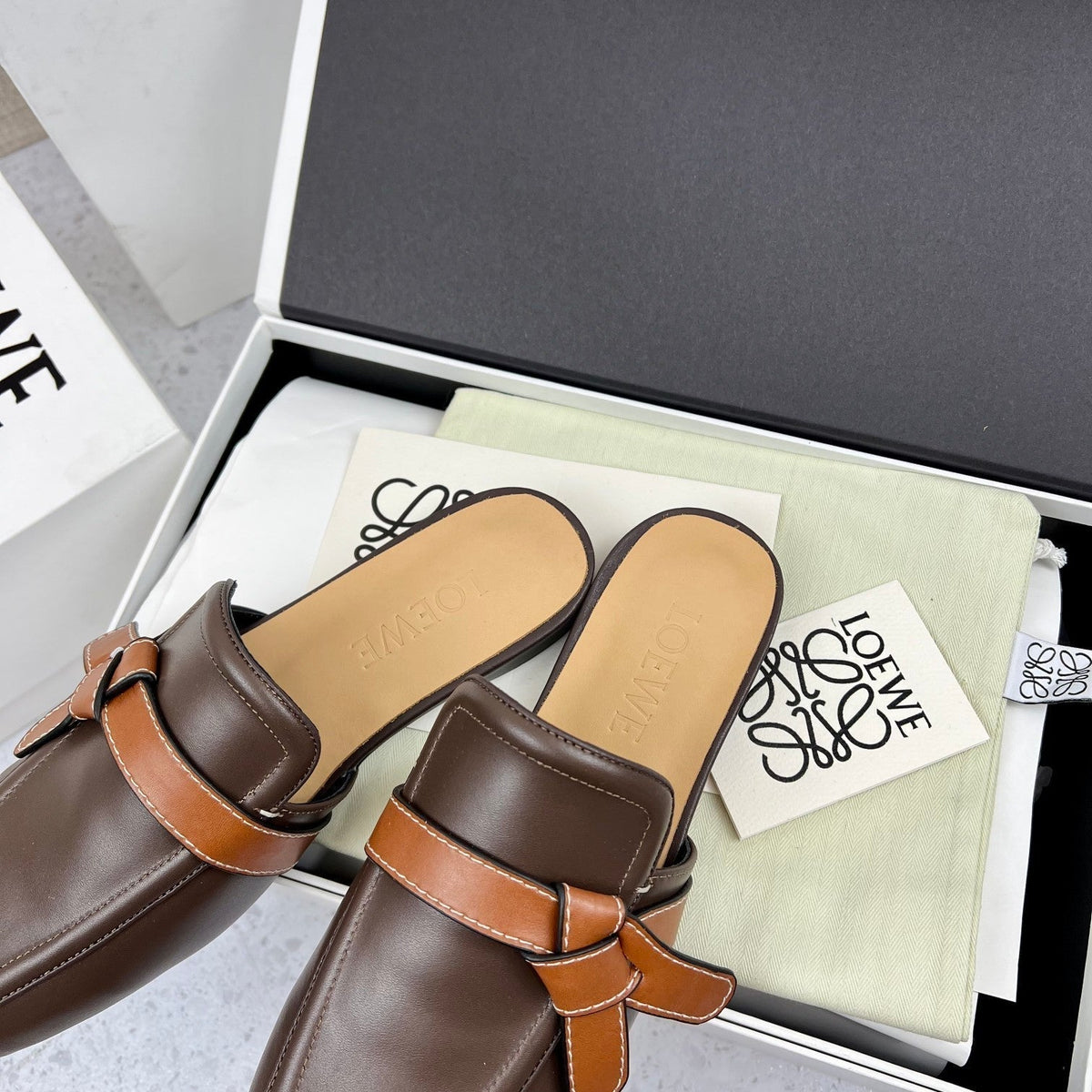 LW GATE BROWN BELTED MULE CHOCOLATE CALFSKIN