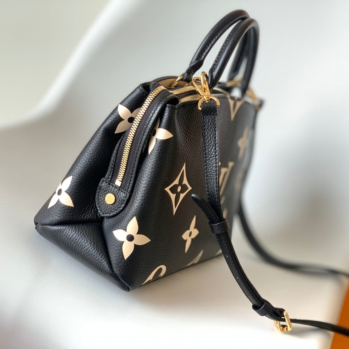 LV PETIT PALAIS PM MEDIUM SHOULDER BAG 29 IN BLACK MIX BEIGE